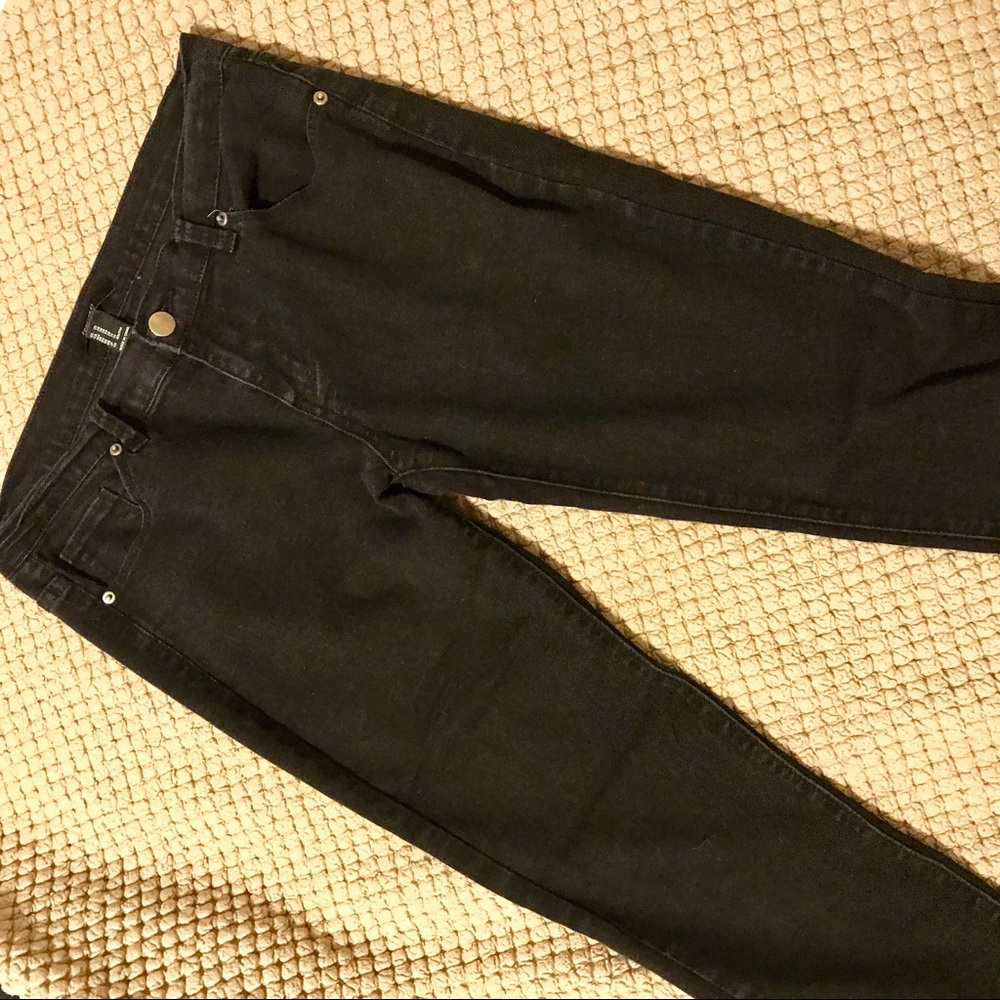 F21 Black Cropped Skinny Denim